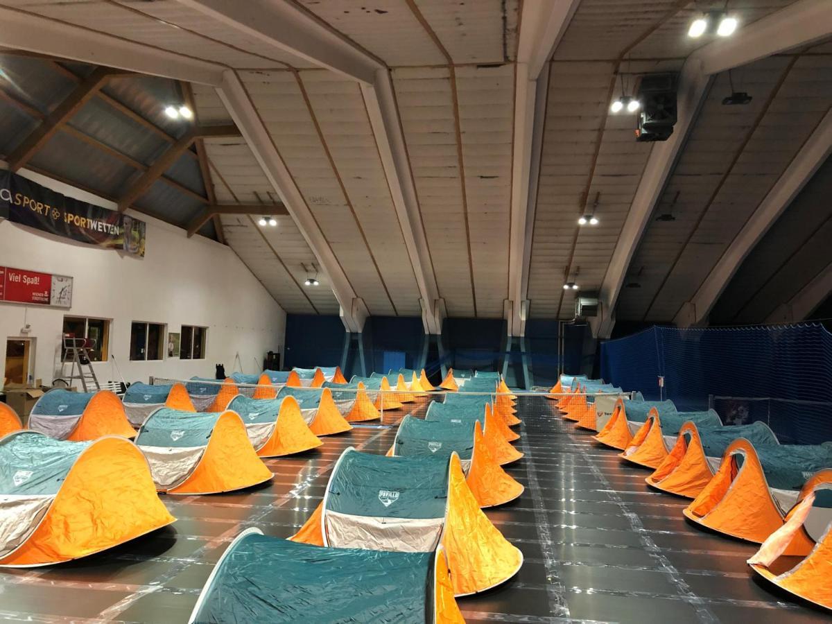 Отель Indoor Camping Formel1 Motogp Spielberg Юденбург Экстерьер фото